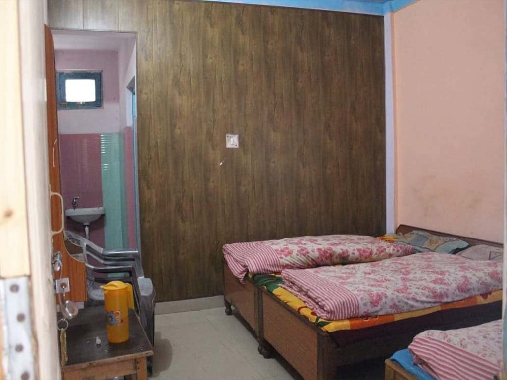 Hote Maha Laxmi Bed Room